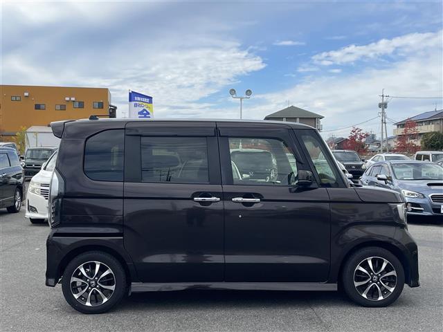 N-BOXカスタム G・Lホンダセンシング 禁煙車 茶色 gathers8インチナビモニター TV BTオーディオ DVD CD 純正ドライブレコーダー ビルトインETC(10枚目)