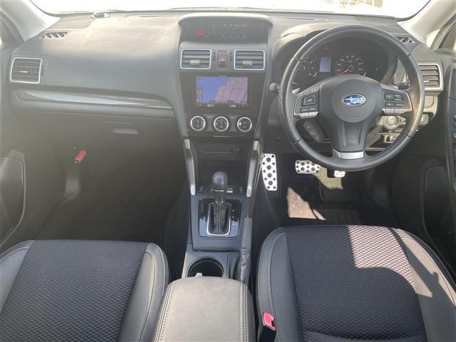 フォレスター S-リミテッド 禁煙車 4WD カロッツェリアナビ TV BTオーディオ DVD CD バックカメラ ETC 前席パワーシート 前席シートヒーター(5枚目)