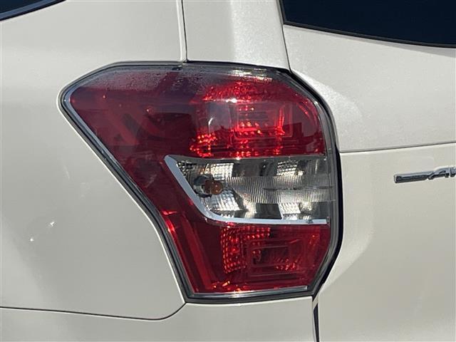 フォレスター S-リミテッド 禁煙車 4WD カロッツェリアナビ TV BTオーディオ DVD CD バックカメラ ETC 前席パワーシート 前席シートヒーター(18枚目)