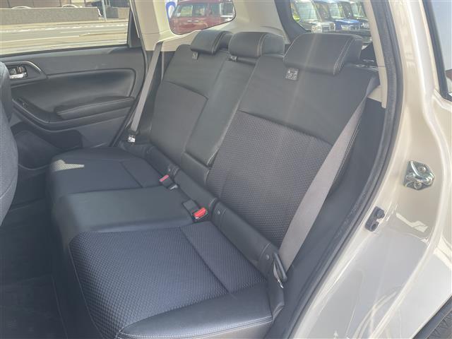 フォレスター S-リミテッド 禁煙車 4WD カロッツェリアナビ TV BTオーディオ DVD CD バックカメラ ETC 前席パワーシート 前席シートヒーター(27枚目)