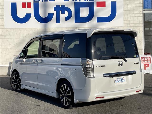ステップワゴンスパーダ Ｚ　クールスピリット　禁煙車　フリップダウンモニター　専用１７インチアルミホイール　両側電動スライドドア　純正９インチナビ　フルセグ　ＢＴオーディオ　バックモニター　ビルトインＥＴＣ（4枚目）