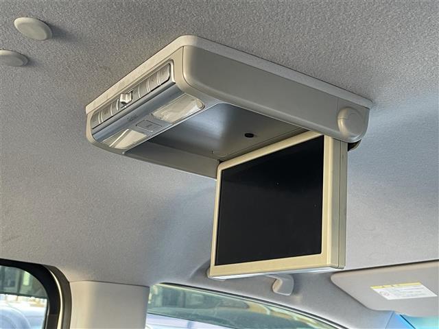 ステップワゴンスパーダ Ｚ　クールスピリット　禁煙車　フリップダウンモニター　専用１７インチアルミホイール　両側電動スライドドア　純正９インチナビ　フルセグ　ＢＴオーディオ　バックモニター　ビルトインＥＴＣ（6枚目）