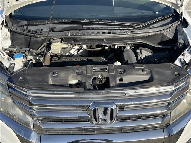 ステップワゴンスパーダ Ｚ　クールスピリット　禁煙車　フリップダウンモニター　専用１７インチアルミホイール　両側電動スライドドア　純正９インチナビ　フルセグ　ＢＴオーディオ　バックモニター　ビルトインＥＴＣ（15枚目）