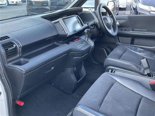 ステップワゴンスパーダ Ｚ　クールスピリット　禁煙車　フリップダウンモニター　専用１７インチアルミホイール　両側電動スライドドア　純正９インチナビ　フルセグ　ＢＴオーディオ　バックモニター　ビルトインＥＴＣ（27枚目）