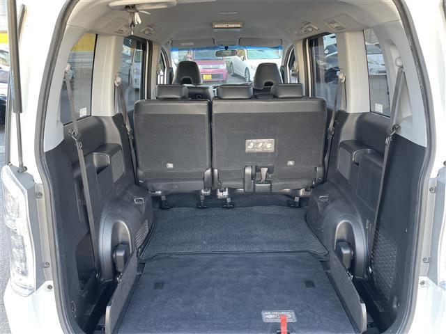 ステップワゴンスパーダ Ｚ　クールスピリット　禁煙車　フリップダウンモニター　専用１７インチアルミホイール　両側電動スライドドア　純正９インチナビ　フルセグ　ＢＴオーディオ　バックモニター　ビルトインＥＴＣ（32枚目）