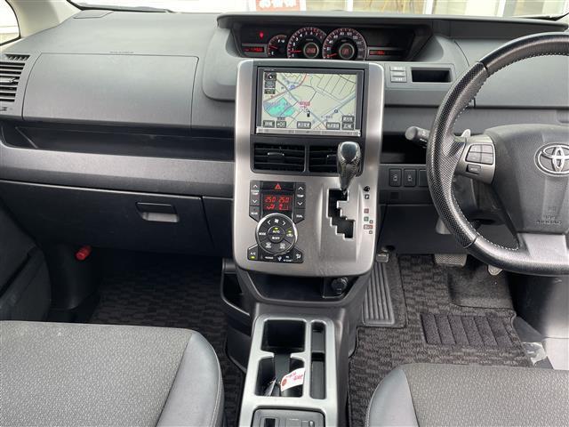 ヴォクシー ＺＳ　煌ＩＩＩ　禁煙車　純正８インチＨＤＤナビ　フルセグ　ＢＴオーディオ　ＤＶＤ　ＣＤ　バックカメラ　ビルトインＥＴＣ　後席モニター　両側電動スライドドア（33枚目）