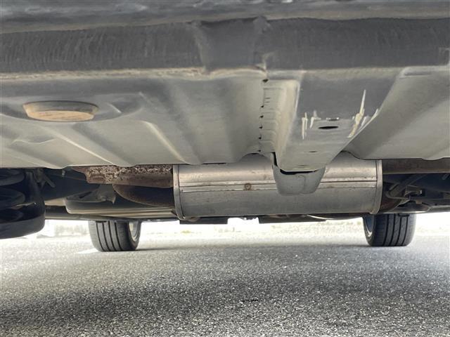 ヴォクシー ＺＳ　禁煙車　フリップダウンモニター　純正９インチＳＤナビ　フルセグ　ＢＴオーディオ　バックカメラ　片側電動スライドドア（18枚目）