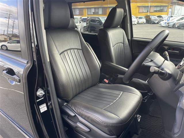 ヴォクシー ＺＳ　禁煙車　フリップダウンモニター　純正９インチＳＤナビ　フルセグ　ＢＴオーディオ　バックカメラ　片側電動スライドドア（21枚目）