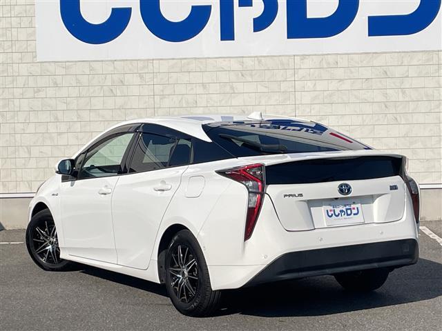 プリウス Ａ　禁煙車　スーパーホワイト　トヨタセーフティセンス　純正ＳＤナビ　フルセグ　ＢＴオーディオ　ＤＶＤ　ＣＤ　バックカメラ　ＥＴＣ（4枚目）