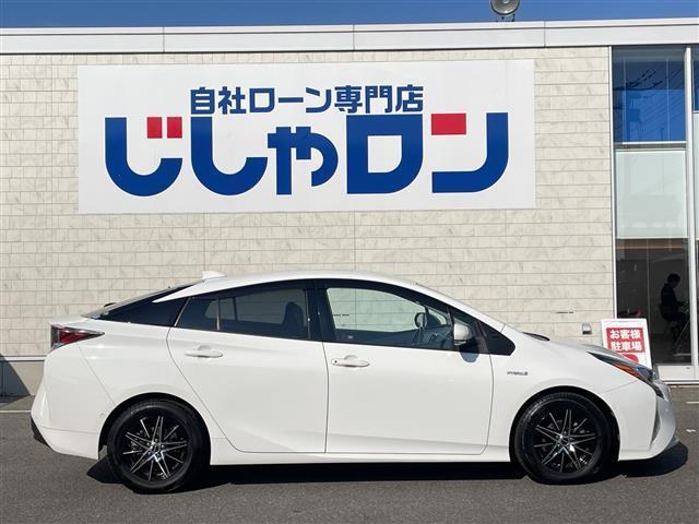 プリウス Ａ　禁煙車　スーパーホワイト　トヨタセーフティセンス　純正ＳＤナビ　フルセグ　ＢＴオーディオ　ＤＶＤ　ＣＤ　バックカメラ　ＥＴＣ（12枚目）