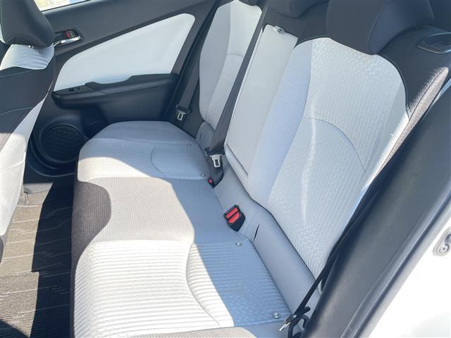 プリウス Ａ　禁煙車　スーパーホワイト　トヨタセーフティセンス　純正ＳＤナビ　フルセグ　ＢＴオーディオ　ＤＶＤ　ＣＤ　バックカメラ　ＥＴＣ（35枚目）