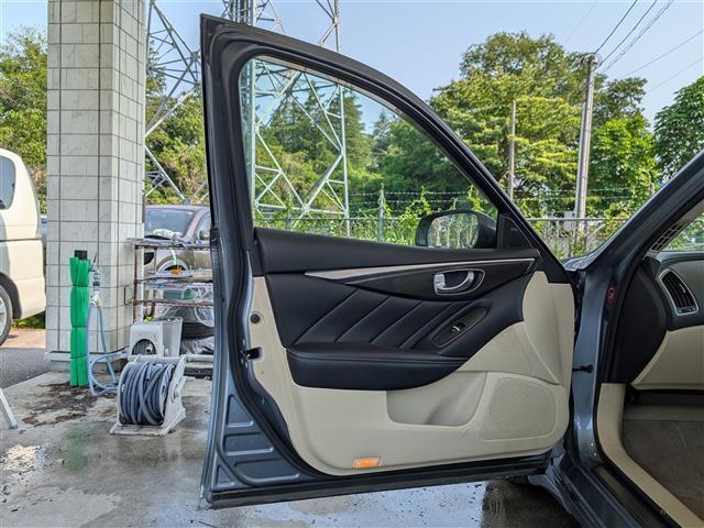 スカイライン ３５０ＧＴ　ＦＯＵＲ　ハイブリッド　禁煙車／４ＷＤ／純正ナビ／アラウンドビューモニター／クルーズコントロール／シートヒーター／パワーシート／シートメモリ／ＥＴＣ／純正１７インチＡＷ／プッシュスタート／スマートキー（30枚目）
