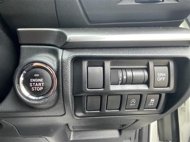 インプレッサスポーツ ２．０ｉ－Ｌアイサイト　禁煙車／社外ナビ（ＣＤ／ＤＶＤ／ワンセグＴＶ／Ｂｌｕｅｔｏｏｔｈ）／バックカメラ／ＥＴＣ／レーンキープアシスト／クルーズコントロール／４ＷＤ／純正アルミホイール／アイドリングストップ／ＬＥＤライト（11枚目）