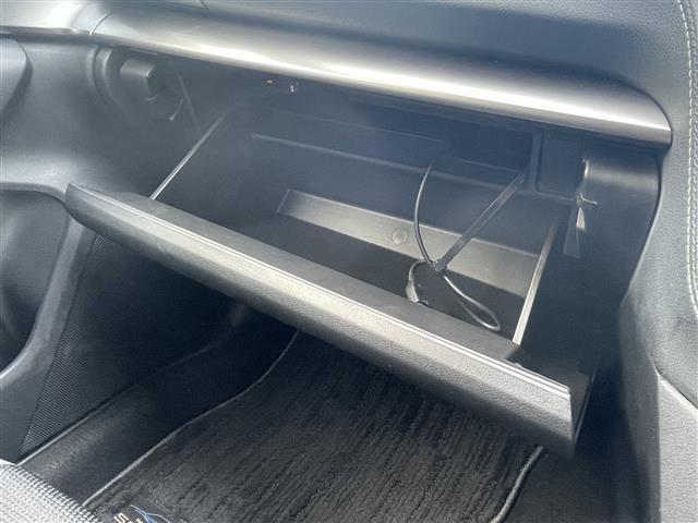 インプレッサスポーツ ２．０ｉ－Ｌアイサイト　禁煙車／社外ナビ（ＣＤ／ＤＶＤ／ワンセグＴＶ／Ｂｌｕｅｔｏｏｔｈ）／バックカメラ／ＥＴＣ／レーンキープアシスト／クルーズコントロール／４ＷＤ／純正アルミホイール／アイドリングストップ／ＬＥＤライト（20枚目）