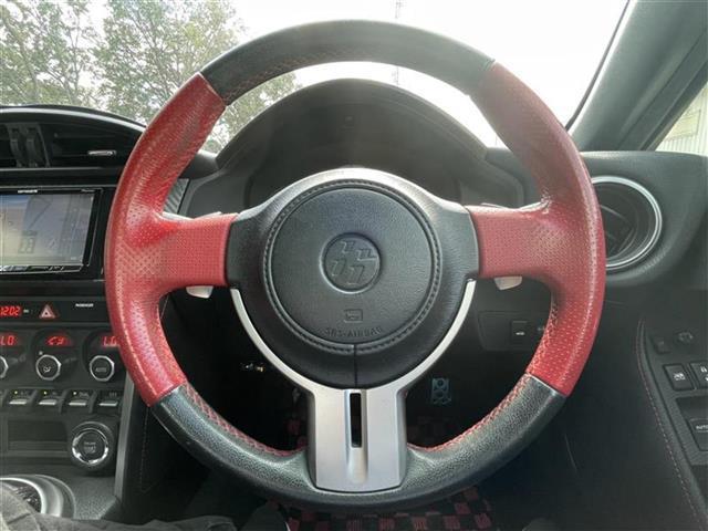 ８６ ＧＴ　禁煙車　モデリスタエアロ　社外７型ナビ　Ｂｌｕｅｔｏｏｔｈ接続　ＣＤ　バックカメラ　ドライブレコーダー　パドルシフト　ＥＴＣ　カーテンエアバック　純正アルミホイール　プッシュスタート　スマートキー（5枚目）