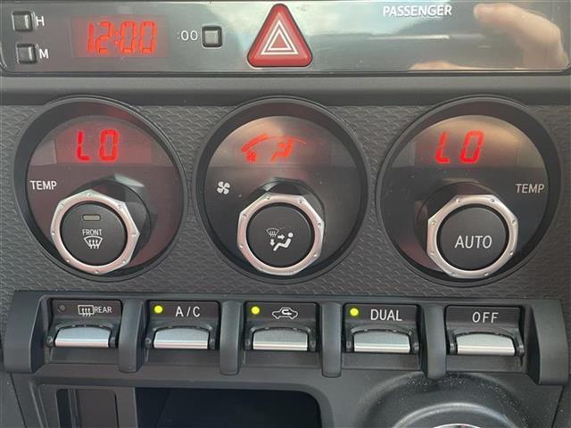 ８６ ＧＴ　禁煙車　モデリスタエアロ　社外７型ナビ　Ｂｌｕｅｔｏｏｔｈ接続　ＣＤ　バックカメラ　ドライブレコーダー　パドルシフト　ＥＴＣ　カーテンエアバック　純正アルミホイール　プッシュスタート　スマートキー（10枚目）