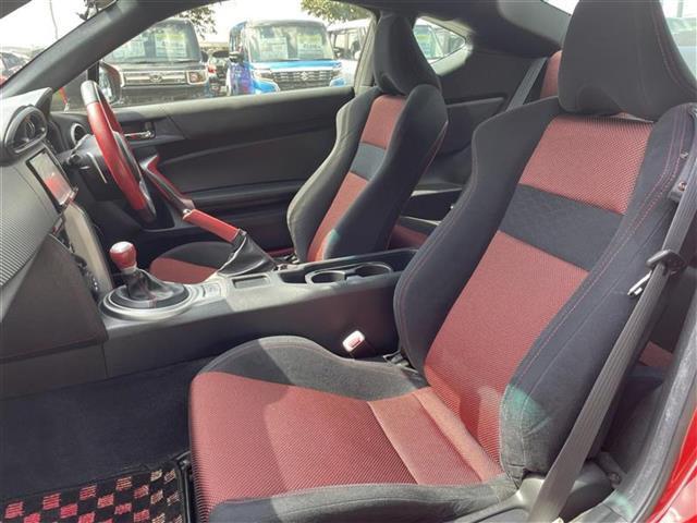 ８６ ＧＴ　禁煙車　モデリスタエアロ　社外７型ナビ　Ｂｌｕｅｔｏｏｔｈ接続　ＣＤ　バックカメラ　ドライブレコーダー　パドルシフト　ＥＴＣ　カーテンエアバック　純正アルミホイール　プッシュスタート　スマートキー（32枚目）