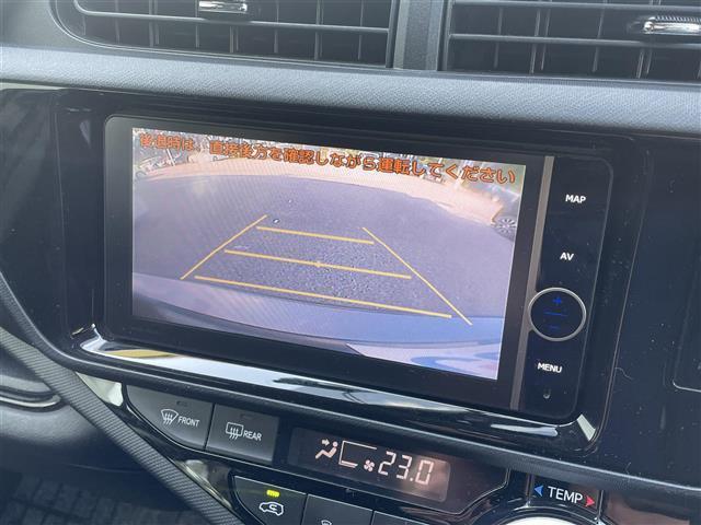 アクア X-アーバン 禁煙車/純正ナビ/バックカメラ/フルセグ/Bluetooth/ETC/ハーフレザーシート/シートヒーター/スマートキー/スペアキー/アイドリングストップ/純正アルミホイール/プッシュボタンスタート(10枚目)