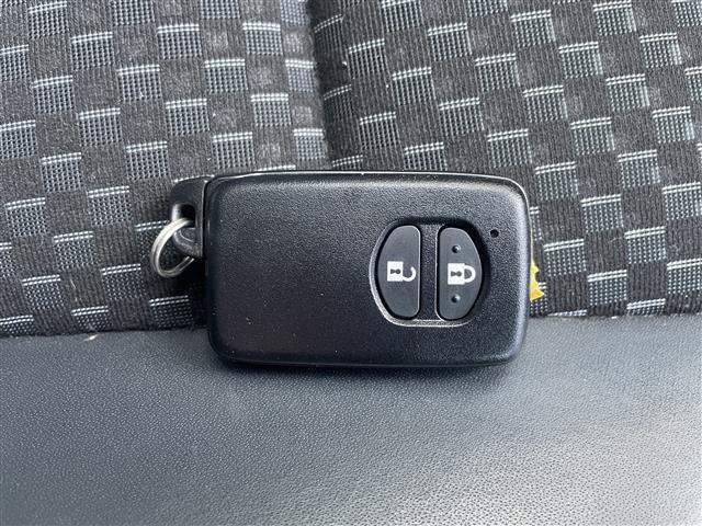 アクア X-アーバン 禁煙車/純正ナビ/バックカメラ/フルセグ/Bluetooth/ETC/ハーフレザーシート/シートヒーター/スマートキー/スペアキー/アイドリングストップ/純正アルミホイール/プッシュボタンスタート(19枚目)