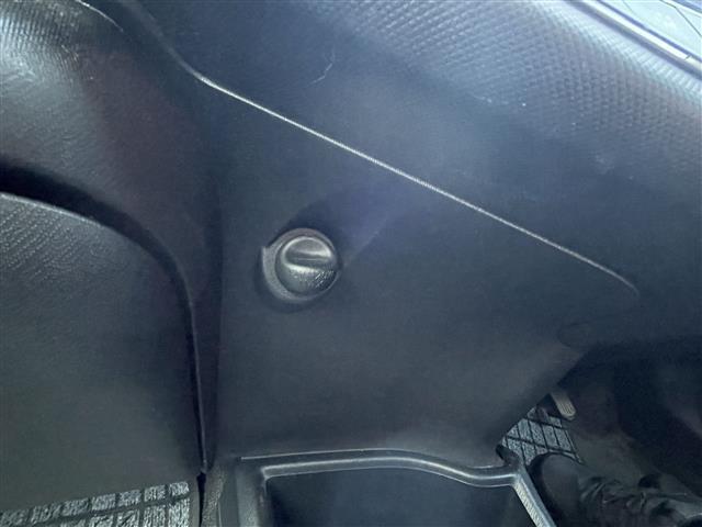 アクア X-アーバン 禁煙車/純正ナビ/バックカメラ/フルセグ/Bluetooth/ETC/ハーフレザーシート/シートヒーター/スマートキー/スペアキー/アイドリングストップ/純正アルミホイール/プッシュボタンスタート(20枚目)