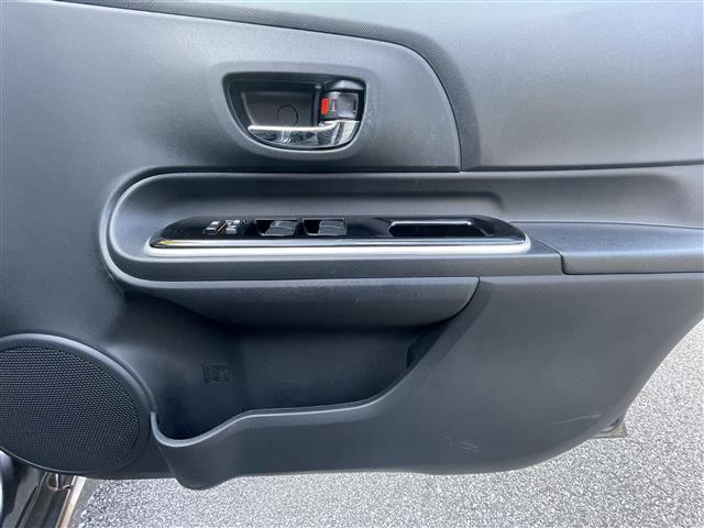 アクア X-アーバン 禁煙車/純正ナビ/バックカメラ/フルセグ/Bluetooth/ETC/ハーフレザーシート/シートヒーター/スマートキー/スペアキー/アイドリングストップ/純正アルミホイール/プッシュボタンスタート(25枚目)