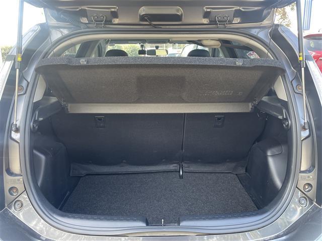 アクア X-アーバン 禁煙車/純正ナビ/バックカメラ/フルセグ/Bluetooth/ETC/ハーフレザーシート/シートヒーター/スマートキー/スペアキー/アイドリングストップ/純正アルミホイール/プッシュボタンスタート(27枚目)