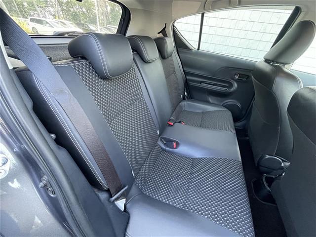 アクア X-アーバン 禁煙車/純正ナビ/バックカメラ/フルセグ/Bluetooth/ETC/ハーフレザーシート/シートヒーター/スマートキー/スペアキー/アイドリングストップ/純正アルミホイール/プッシュボタンスタート(31枚目)