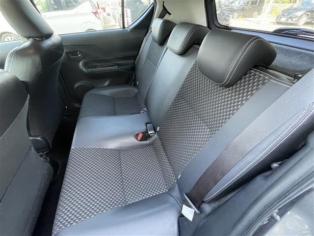 アクア X-アーバン 禁煙車/純正ナビ/バックカメラ/フルセグ/Bluetooth/ETC/ハーフレザーシート/シートヒーター/スマートキー/スペアキー/アイドリングストップ/純正アルミホイール/プッシュボタンスタート(32枚目)