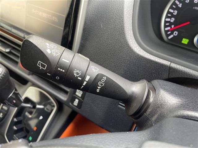 ヴォクシー ＺＳ　禁煙車／純正ナビ／バックカメラ／フルセグ／Ｂｌｕｅｔｏｏｔｈ／ＥＴＣ／片側パワースライドドア／スマートキー／ＬＥＤヘッドライト／フォグライト／オートライト／純正アルミホイール／プッシュボタンスタート（10枚目）