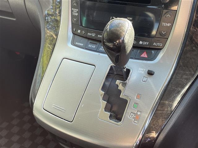 アルファード 240S Cパッケージ 禁煙車/8インチナビ/バックカメラ/フルセグ/Bluetooth/DVD/ビルトインETC/パワーシート/クルーズコントロール/プッシュスタート/スマートキー/フリップダウンモニター(17枚目)