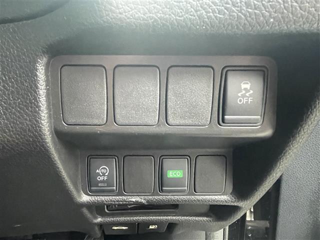 エクストレイル ２０ＸブラクエクストリーマＸエマージェンシブレーキＰ　純正ナビ／アラウンドビューモニター／フルセグ／ＥＴＣ／Ｂｌｕｅｔｏｏｔｈ／ＬＥＤヘッドライト／オートライト／フォグライト／ルーフレール／純正アルミホイール／スマートキー／クルーズコントロール（12枚目）