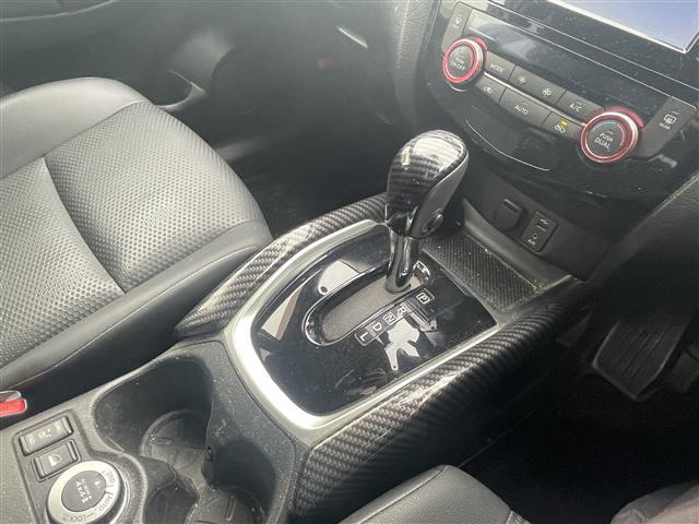 エクストレイル ２０ＸブラクエクストリーマＸエマージェンシブレーキＰ　純正ナビ／アラウンドビューモニター／フルセグ／ＥＴＣ／Ｂｌｕｅｔｏｏｔｈ／ＬＥＤヘッドライト／オートライト／フォグライト／ルーフレール／純正アルミホイール／スマートキー／クルーズコントロール（14枚目）