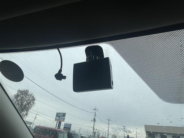 エクストレイル ２０ＸブラクエクストリーマＸエマージェンシブレーキＰ　純正ナビ／アラウンドビューモニター／フルセグ／ＥＴＣ／Ｂｌｕｅｔｏｏｔｈ／ＬＥＤヘッドライト／オートライト／フォグライト／ルーフレール／純正アルミホイール／スマートキー／クルーズコントロール（17枚目）