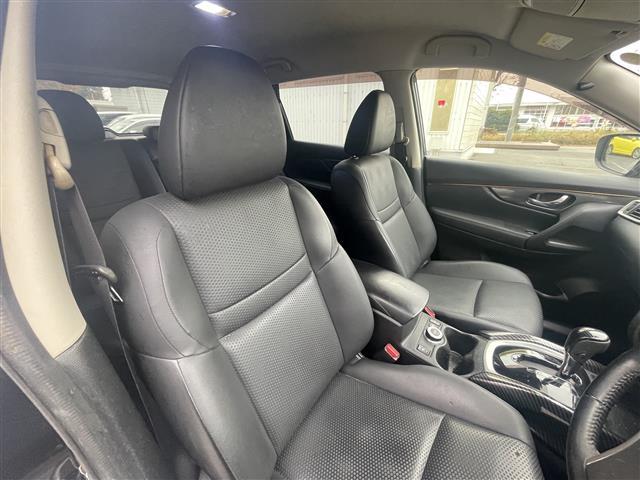 エクストレイル ２０ＸブラクエクストリーマＸエマージェンシブレーキＰ　純正ナビ／アラウンドビューモニター／フルセグ／ＥＴＣ／Ｂｌｕｅｔｏｏｔｈ／ＬＥＤヘッドライト／オートライト／フォグライト／ルーフレール／純正アルミホイール／スマートキー／クルーズコントロール（29枚目）