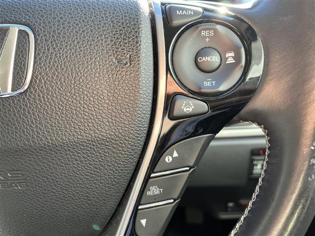 オデッセイ アブソルート・EXホンダセンシング 禁煙車/純正ナビ/バックカメラ/フルセグ/Bluetooth/ETC/両側パワースライドドア/クルーズコントロール/パドルシフト/LEDヘッドライト/オートライト/ハーフレザーシート/パワーシート(8枚目)