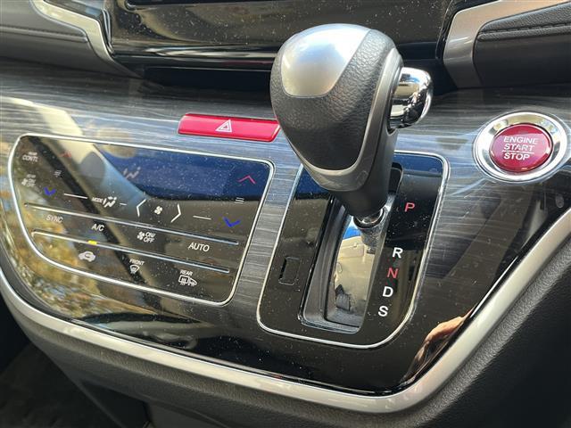 オデッセイ アブソルート・EXホンダセンシング 禁煙車/純正ナビ/バックカメラ/フルセグ/Bluetooth/ETC/両側パワースライドドア/クルーズコントロール/パドルシフト/LEDヘッドライト/オートライト/ハーフレザーシート/パワーシート(13枚目)