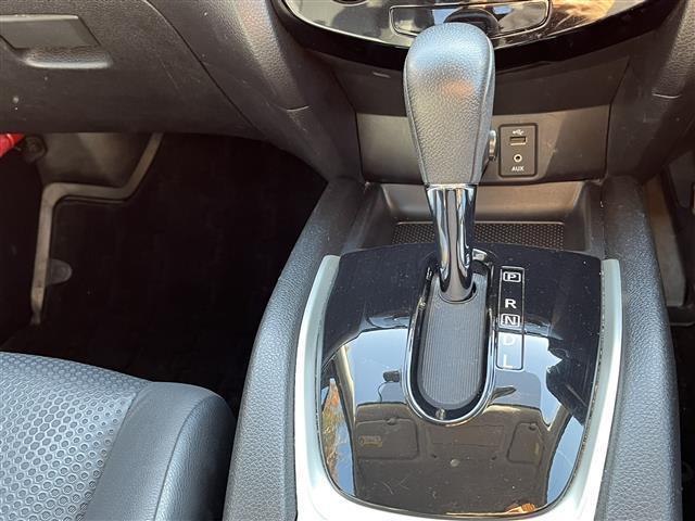 エクストレイル 20XtブラックエクストリーマXエマジェンシブレキP 禁煙車/純正ナビ/アラウンドビューモニター/TV/ビルトインETC/ルーフレール/4WD/スマートキー/スペアキー/クルーズコントロール/ハーフレザーシート/シートヒーター/パワーバックドア(17枚目)