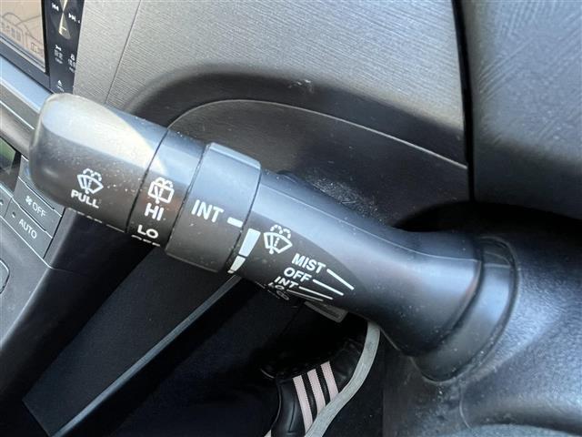 プリウス Sツーリングセレクション 禁煙車/純正ナビ/バックカメラ/フルセグ/DVD再生/モデリスタエアロ/スマートキー/スペアキー/ビルトインETC/オートライト/フォグライト/プッシュボタンスタート/アイドリングストップ(15枚目)