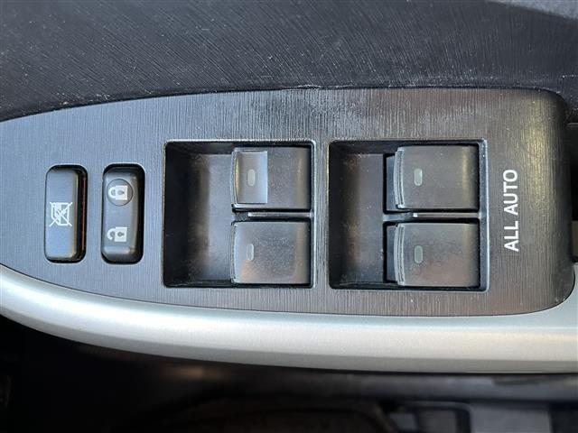 プリウス Sツーリングセレクション 禁煙車/純正ナビ/バックカメラ/フルセグ/DVD再生/モデリスタエアロ/スマートキー/スペアキー/ビルトインETC/オートライト/フォグライト/プッシュボタンスタート/アイドリングストップ(19枚目)