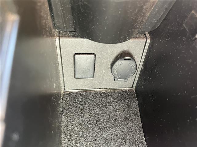 プリウス Sツーリングセレクション 禁煙車/純正ナビ/バックカメラ/フルセグ/DVD再生/モデリスタエアロ/スマートキー/スペアキー/ビルトインETC/オートライト/フォグライト/プッシュボタンスタート/アイドリングストップ(26枚目)