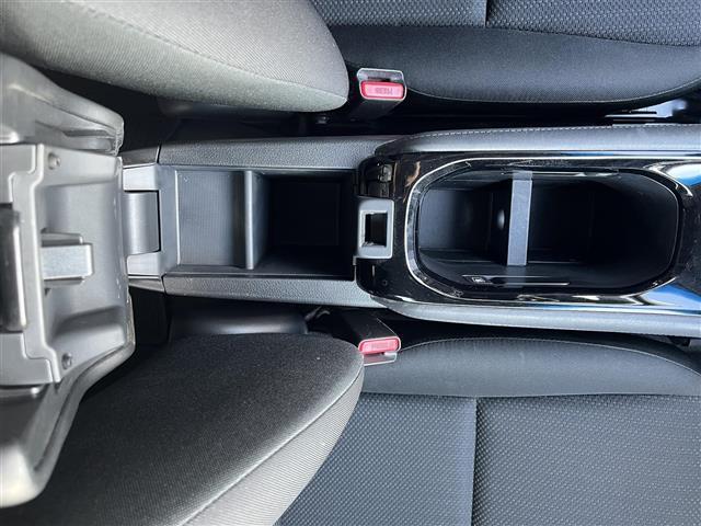 ヴェゼル ハイブリッド 禁煙車/純正ナビ/フルセグTV/Bluetooth/CD/DVD/バックカメラ/クルーズコントロール/プッシュスタート/スマートキー/ウィンカーミラー/ブレーキホールド/パドルシフト(22枚目)