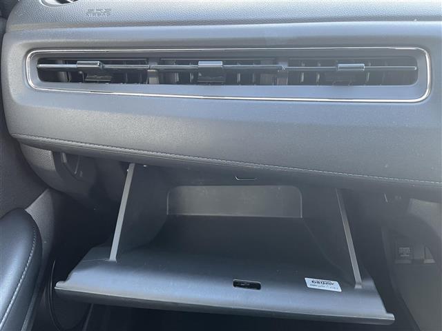 ヴェゼル ハイブリッド 禁煙車/純正ナビ/フルセグTV/Bluetooth/CD/DVD/バックカメラ/クルーズコントロール/プッシュスタート/スマートキー/ウィンカーミラー/ブレーキホールド/パドルシフト(27枚目)