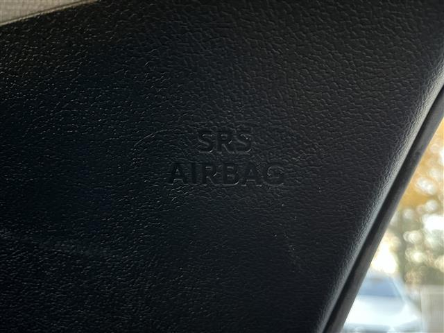 プリウス Ｓ　禁煙車　純正ナビ　バックカメラ　Ｂｌｕｅｔｏｏｔｈ接続　フルセグＴＶ　ＬＥＤライト　ＥＴＣ２．０　スマートキー　プッシュスタート　純正アルミホイール（22枚目）