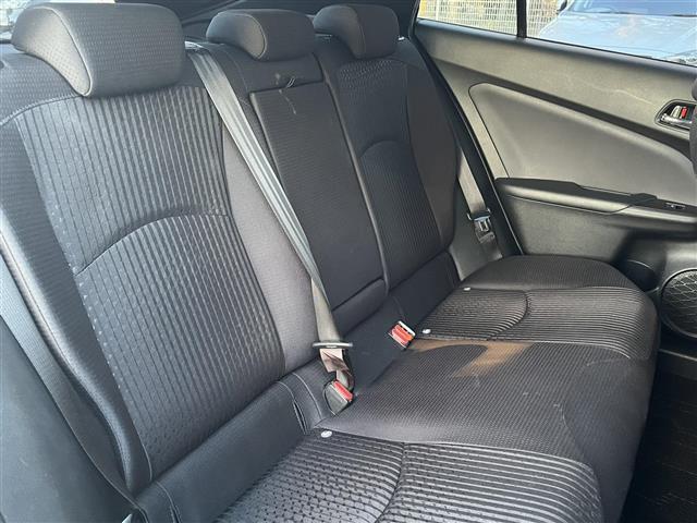 プリウス Ｓ　禁煙車　純正ナビ　バックカメラ　Ｂｌｕｅｔｏｏｔｈ接続　フルセグＴＶ　ＬＥＤライト　ＥＴＣ２．０　スマートキー　プッシュスタート　純正アルミホイール（26枚目）