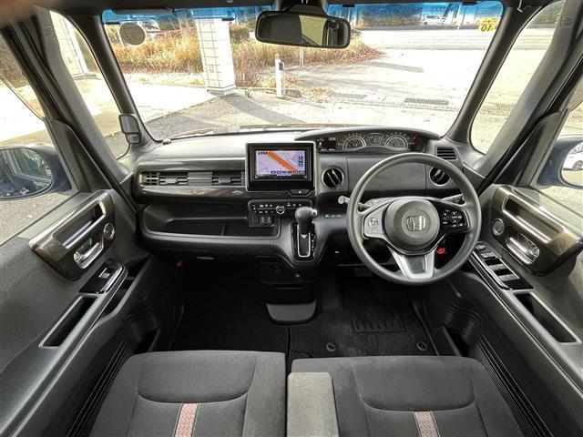 Ｎ－ＢＯＸカスタム Ｇ・Ｌホンダセンシング　社外ナビ／バックカメラ／フルセグ／Ｂｌｕｅｔｏｏｔｈ／片側パワースライドドア／ＥＴＣ／ＬＥＤヘッドライト／オートライト／ホンダセンシング／スマートキー／プッシュボタンスタート／純正アルミホイール（4枚目）