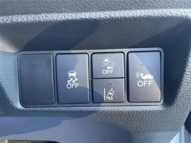 ジェイド ハイブリッドＸ　禁煙車　純正ナビ　ＣＤ　Ｂｌｕｅｔｏｏｔｈ接続　バックカメラ　コンフォートビューパッケージ　社外デジタルインナーミラー　ＬＥＤヘッドライト　スマートキー　プッシュスタート　ＥＴＣ　シートヒーター（17枚目）