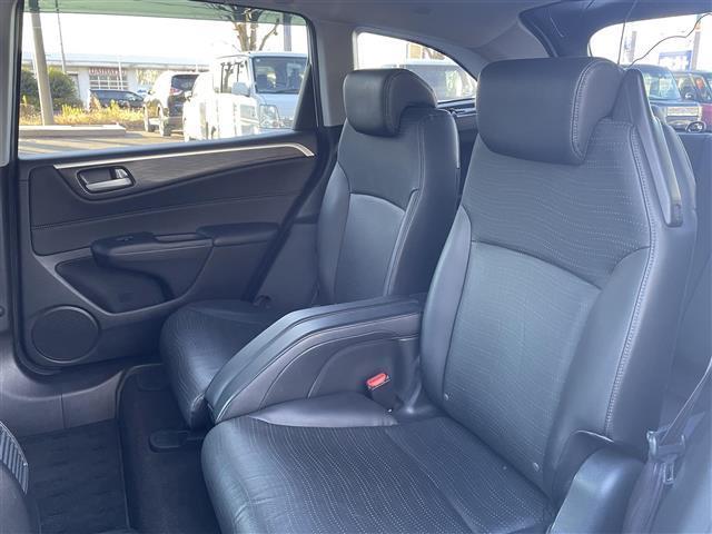 ジェイド ハイブリッドＸ　禁煙車　純正ナビ　ＣＤ　Ｂｌｕｅｔｏｏｔｈ接続　バックカメラ　コンフォートビューパッケージ　社外デジタルインナーミラー　ＬＥＤヘッドライト　スマートキー　プッシュスタート　ＥＴＣ　シートヒーター（29枚目）