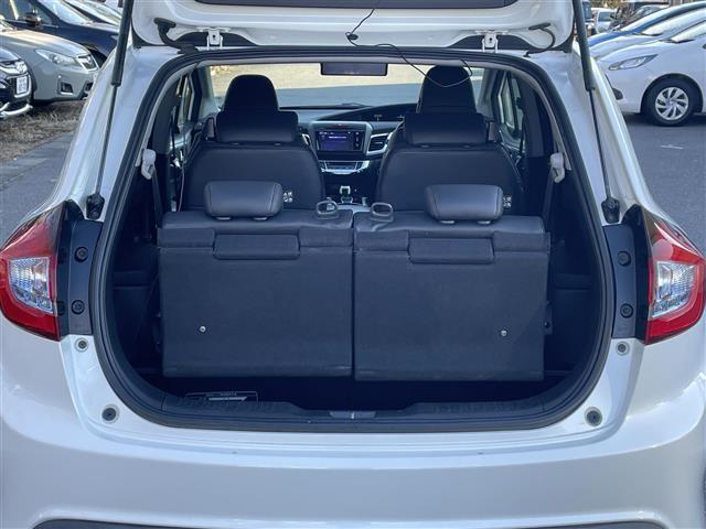 ジェイド ハイブリッドＸ　禁煙車　純正ナビ　ＣＤ　Ｂｌｕｅｔｏｏｔｈ接続　バックカメラ　コンフォートビューパッケージ　社外デジタルインナーミラー　ＬＥＤヘッドライト　スマートキー　プッシュスタート　ＥＴＣ　シートヒーター（31枚目）