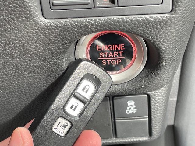 Ｎ－ＢＯＸカスタム Ｇ・Ｌ　Ｓｔｒａｄａナビ　フルセグ　Ｂｌｕｅｔｏｏｔｈ　バックカメラ　前後ドライブレコーダー　ＥＴＣ　横滑り防止装置　片側パワースライドドア　ＬＥＤヘッドライト　オートライト　プッシュスタート　スマートキー（13枚目）