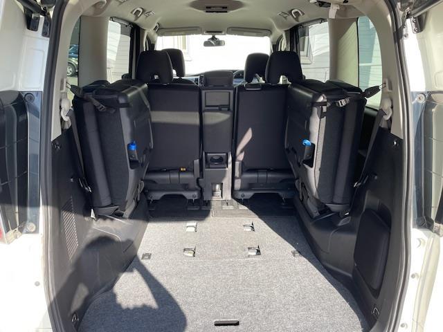 セレナ X 純正9インチナビ バックカメラ 片側パワースライドドア ETC クルーズコントロール アイドリングストップ WAC ステアリングリモコン シートバックテーブル プッシュスタート スマートキー(28枚目)